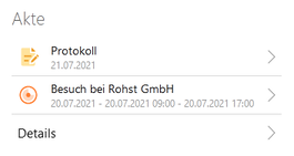 Der Screenshot zeigt den Block Akte in der Detailansicht eines Kontakt-Datensatzes. Die verknüpften Einträge Protokoll und Termin sind chronologisch aufgelistet.